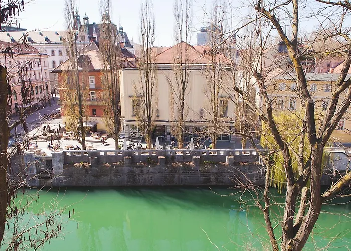 Julija&Robert\'S Riverview Apartments And Rooms